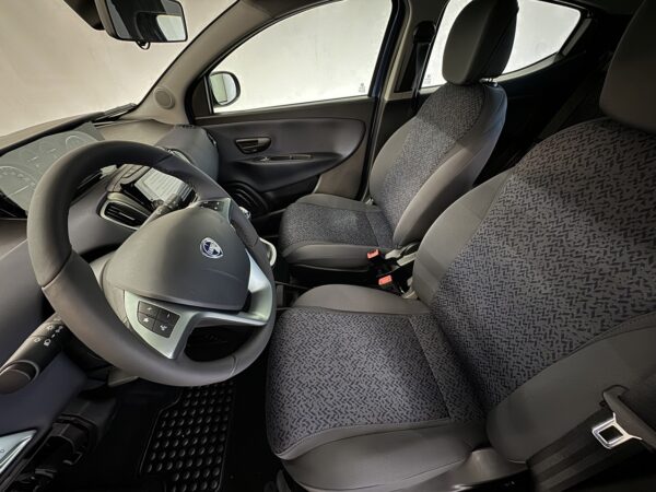 Lancia Ypsilon Gpl - immagine 10