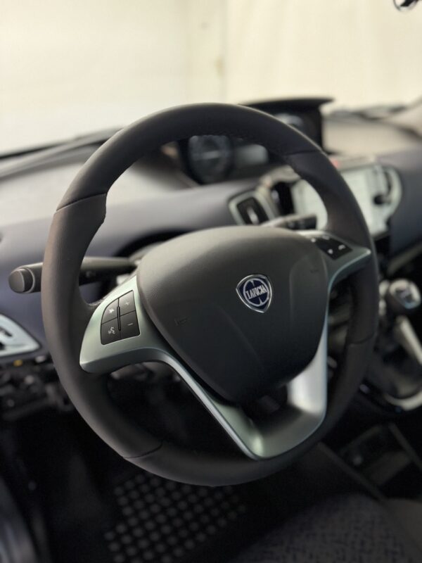 Lancia Ypsilon Gpl - immagine 9