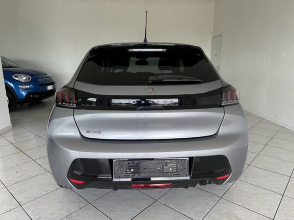 Peugeot 208 1.5 HDI - immagine 14