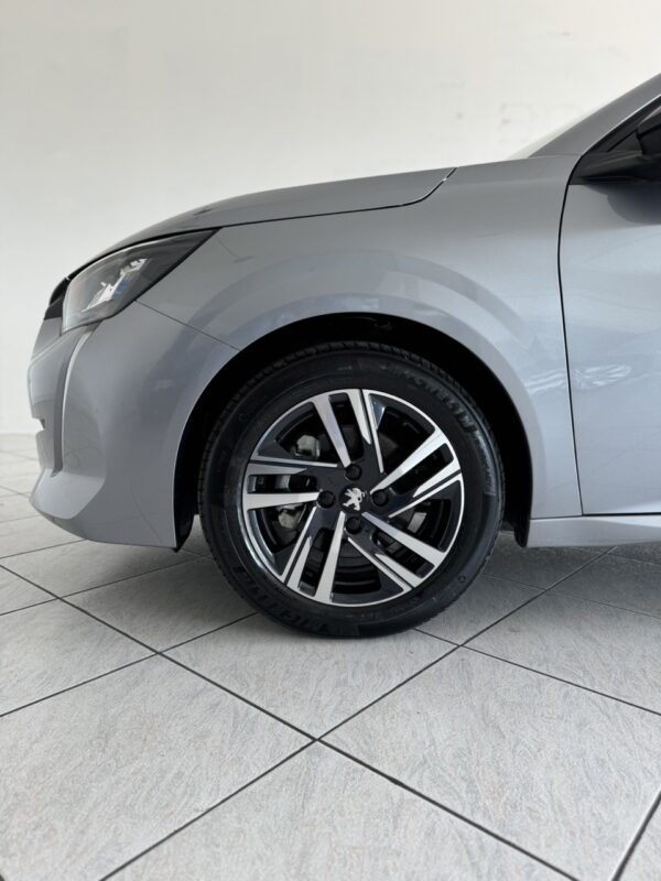 Peugeot 208 1.5 HDI - immagine 10