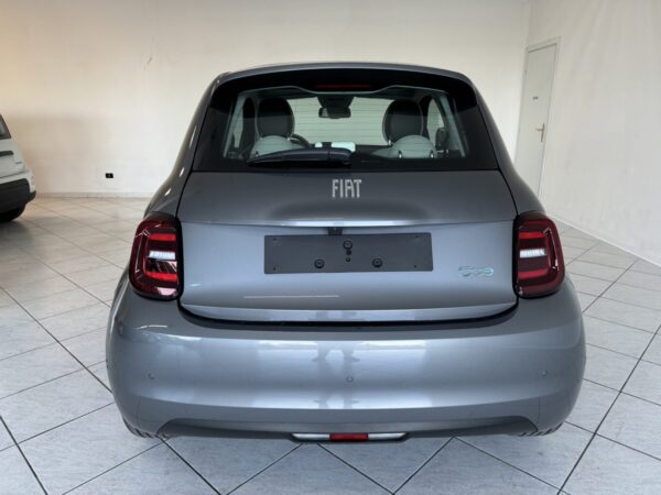 Fiat 500e - immagine 18