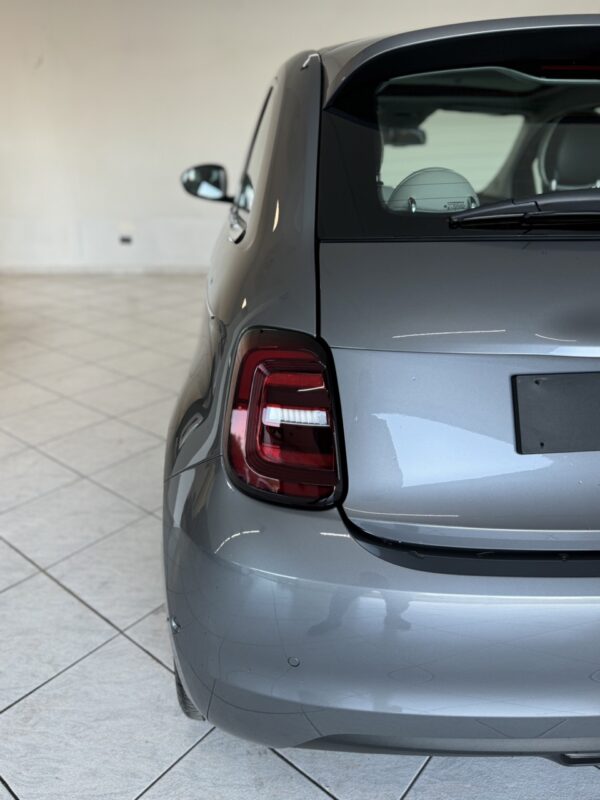 Fiat 500e - immagine 8