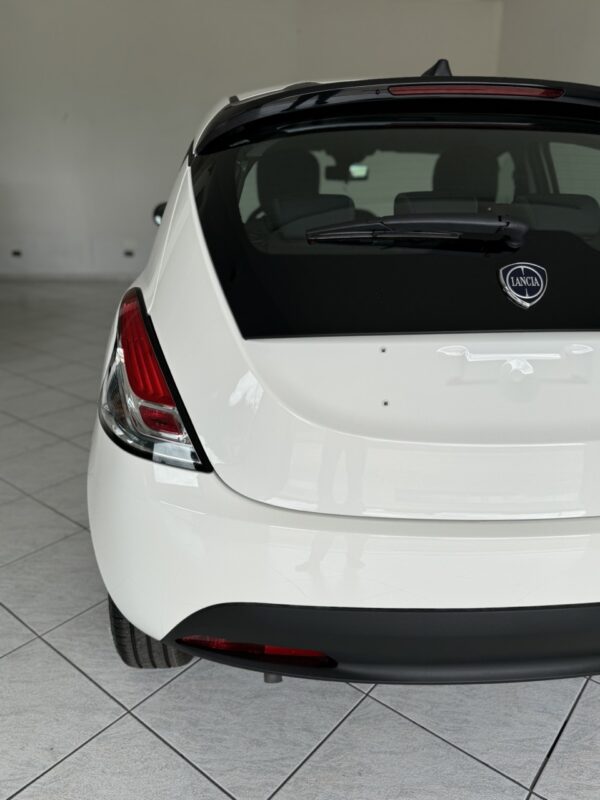 Lancia Ypsilon - immagine 13