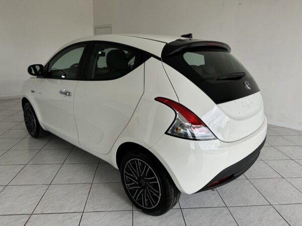Lancia Ypsilon - immagine 8